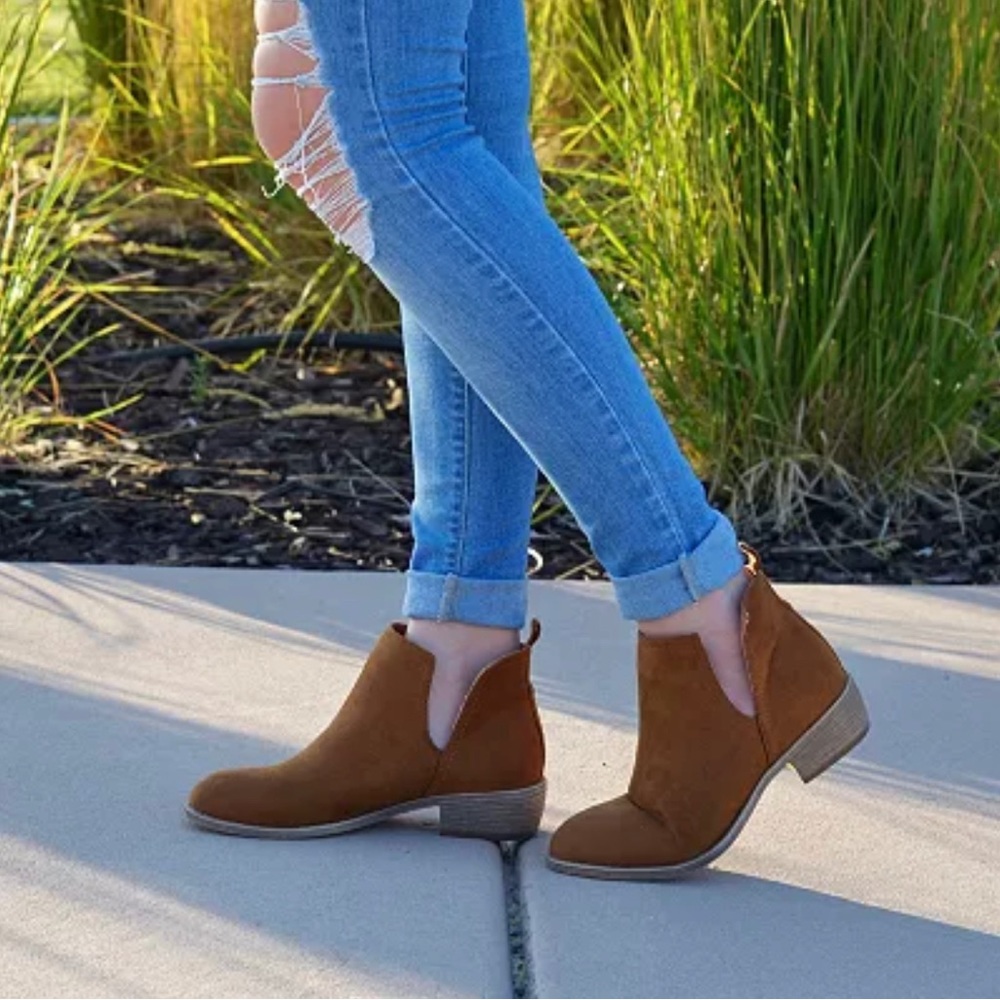Journee Collection Rimi GREY booties - Picture 2 of 2